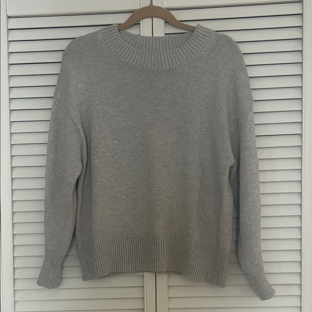 Banana Republic Gray Sweater Medium